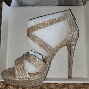 Dream Pairs Heels Gold Glitter sz US 7.5